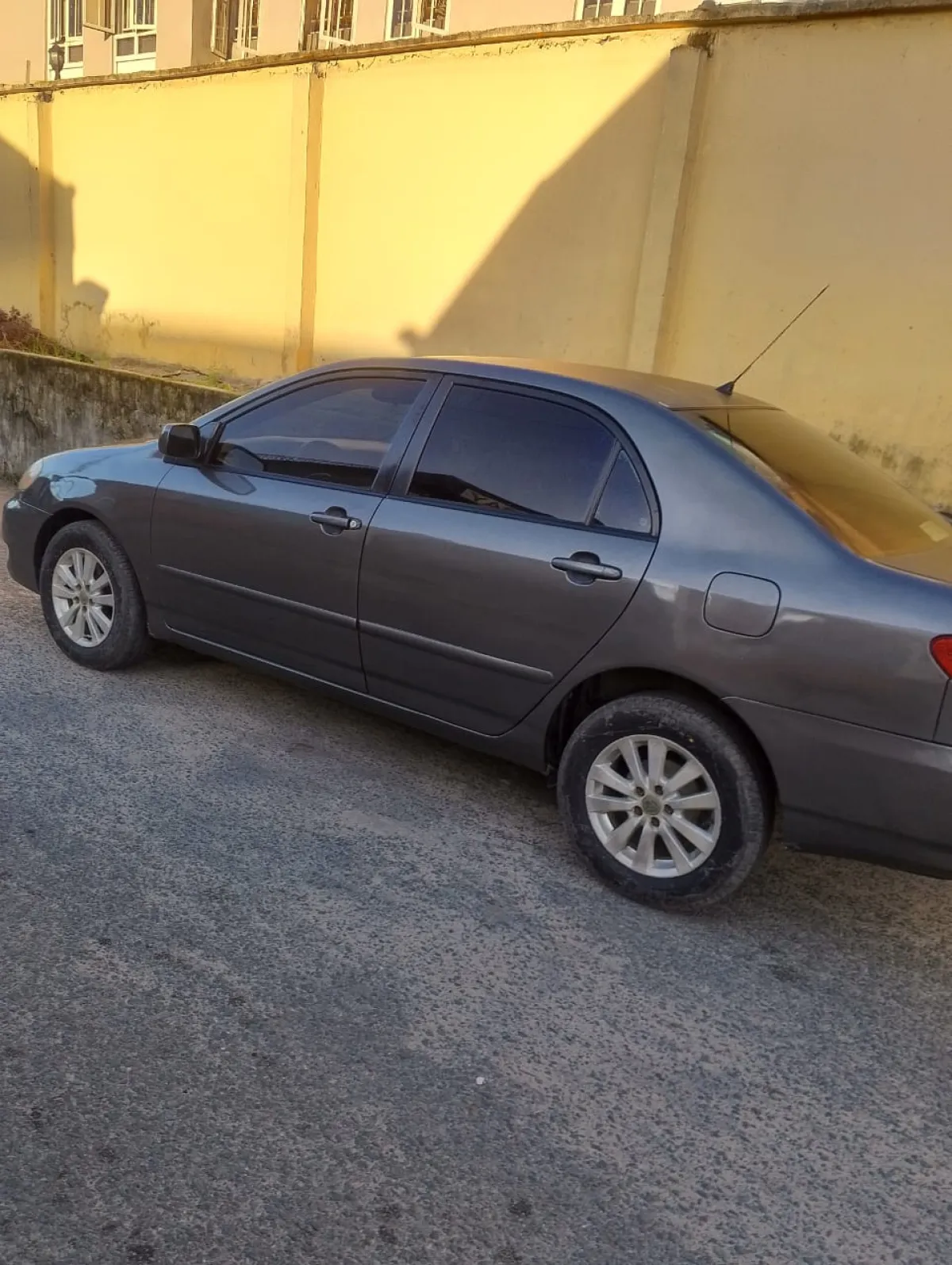 Fairly used Toyota Corolla 07 - Image 3
