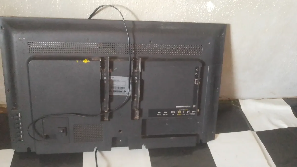 Samsung TV for sale - Image 2