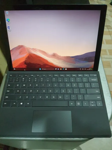 Microsoft Surface Pro 7 Intel Core i7-1065G7 (10th GEN) 16GB RAM, 512GB SD