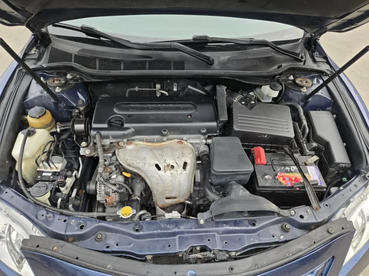 Toyota camry - Image 2