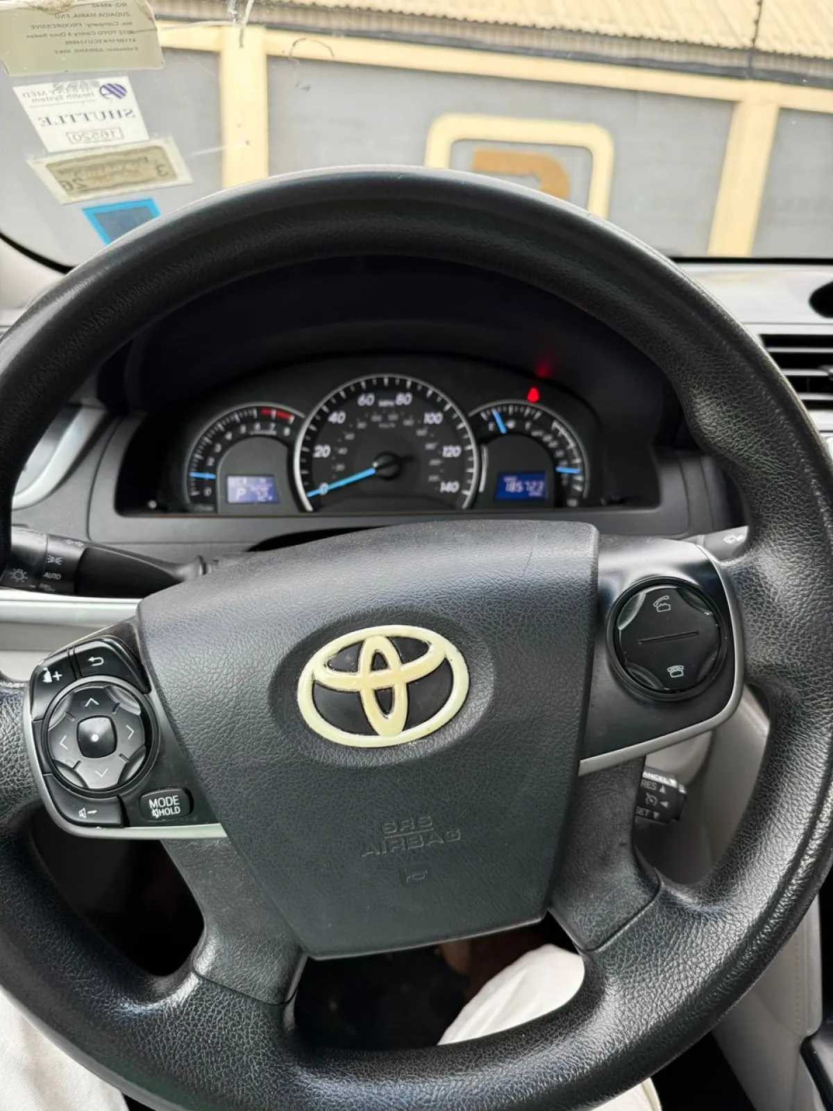 Toyota Camry SE 2014 - Image 2