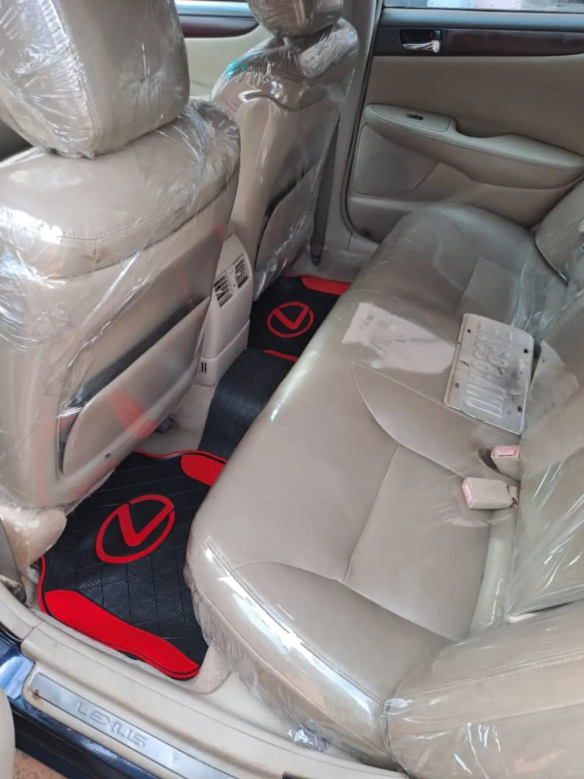 Lexus Es330 first user going for 5.7M - Image 5