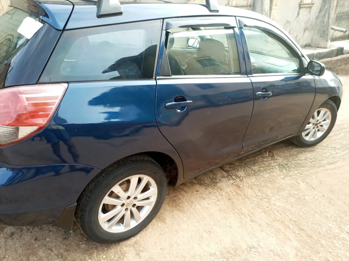 Excellent Toyota Matrix. AC chilling. Engine and gear are perfect - Image 4