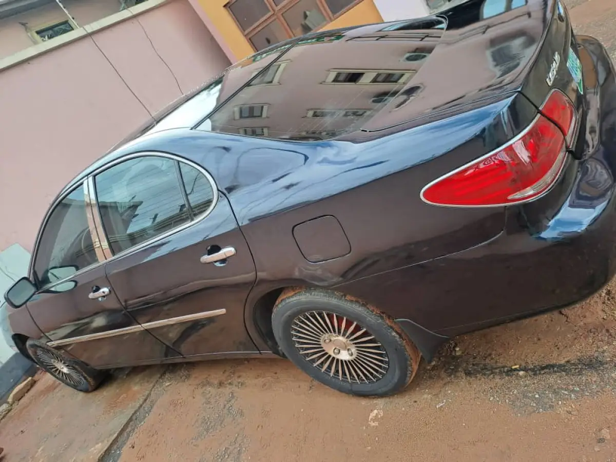 Lexus Es330 first user going for 5.7M - Image 2