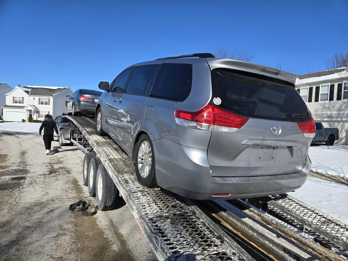 Toyota Sienna XLE 2011 - Image 5