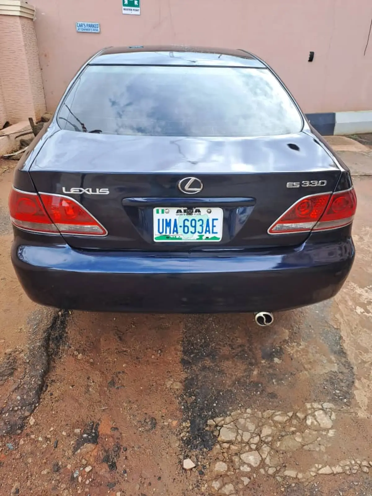 Lexus Es330 first user going for 5.7M - Image 1