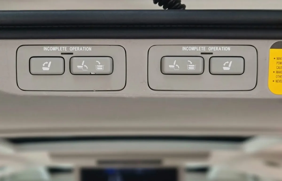 clean neat direct registered used Toyota sienna - Image 7