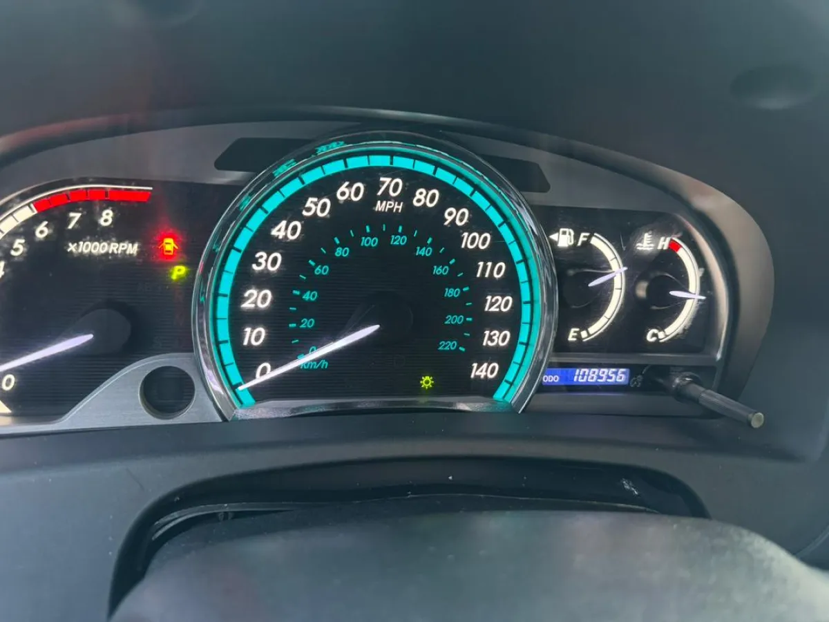 11 Months Barely Driven Toyota Venza 2013 Full Option XLE - Image 5