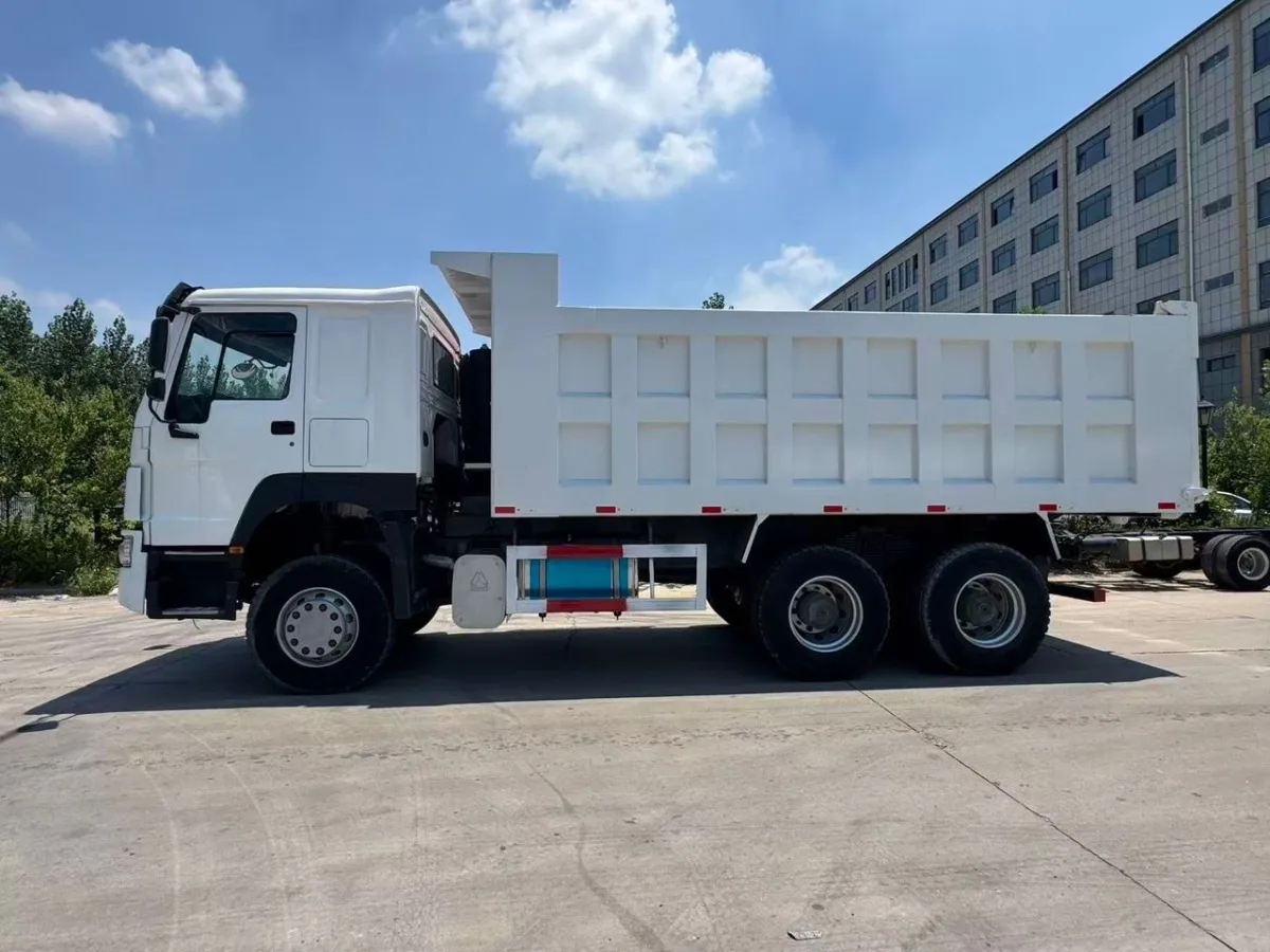 Howo Dump Truck 6x4 37HP 10tyre - Image 1