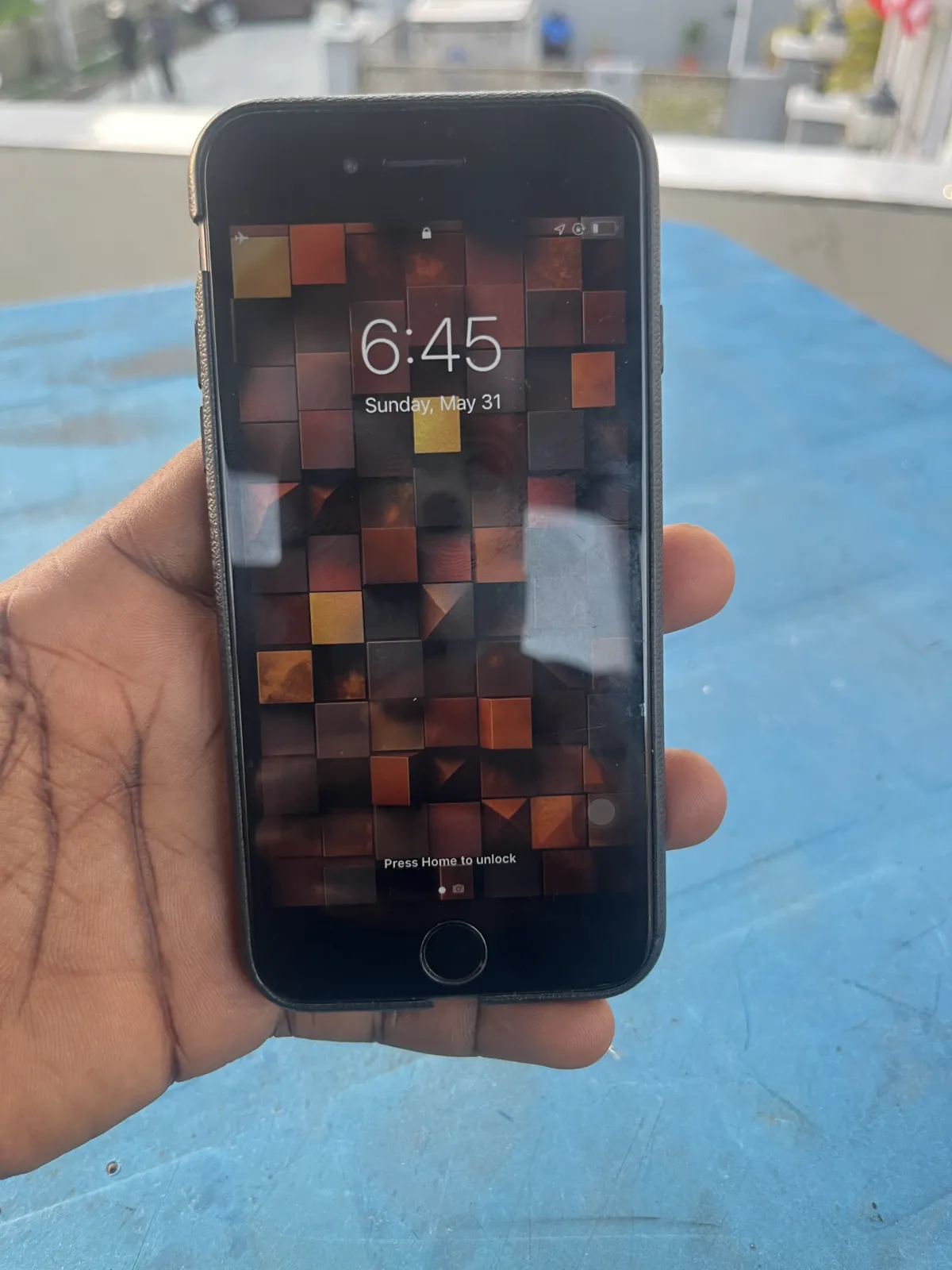 iPhone 8 - Image 3