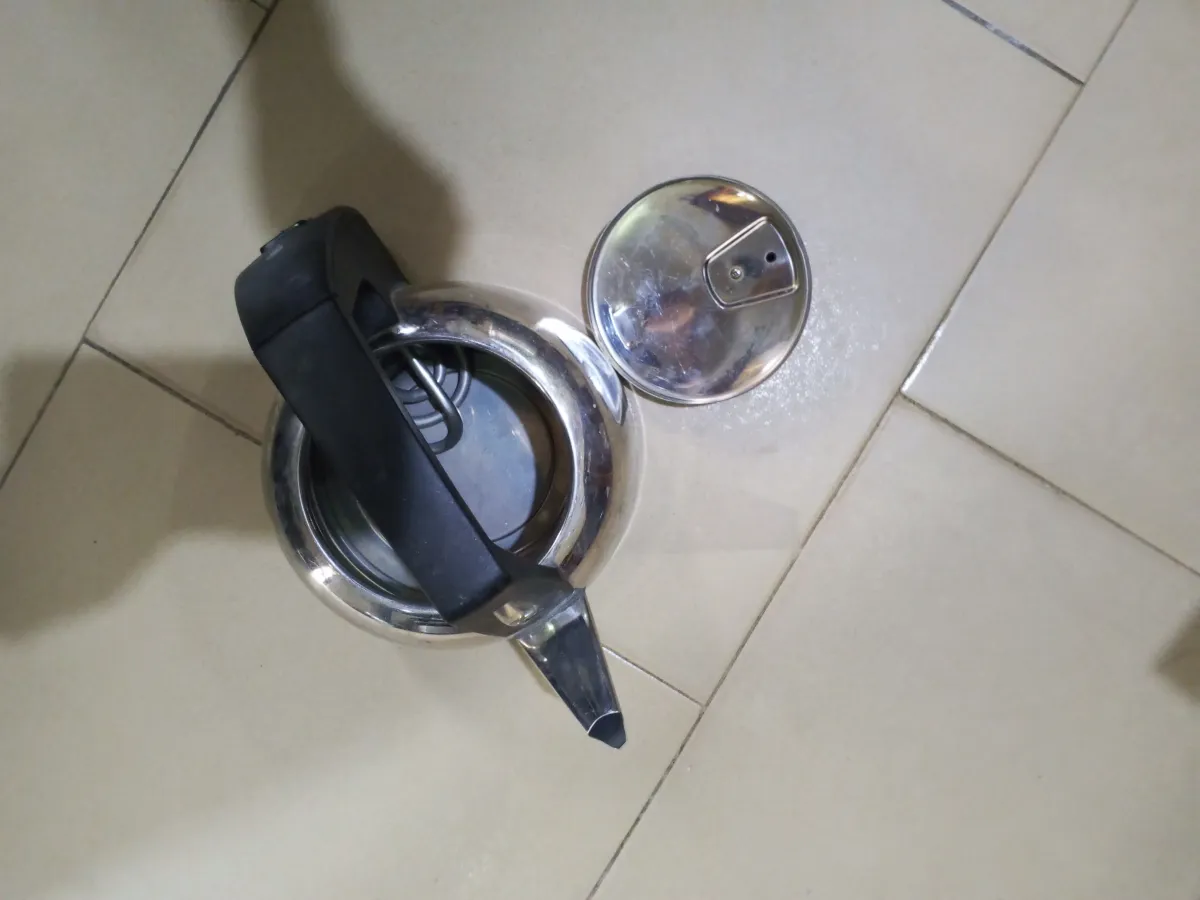 Electric Kettle 1. 7ltrs - Image 4