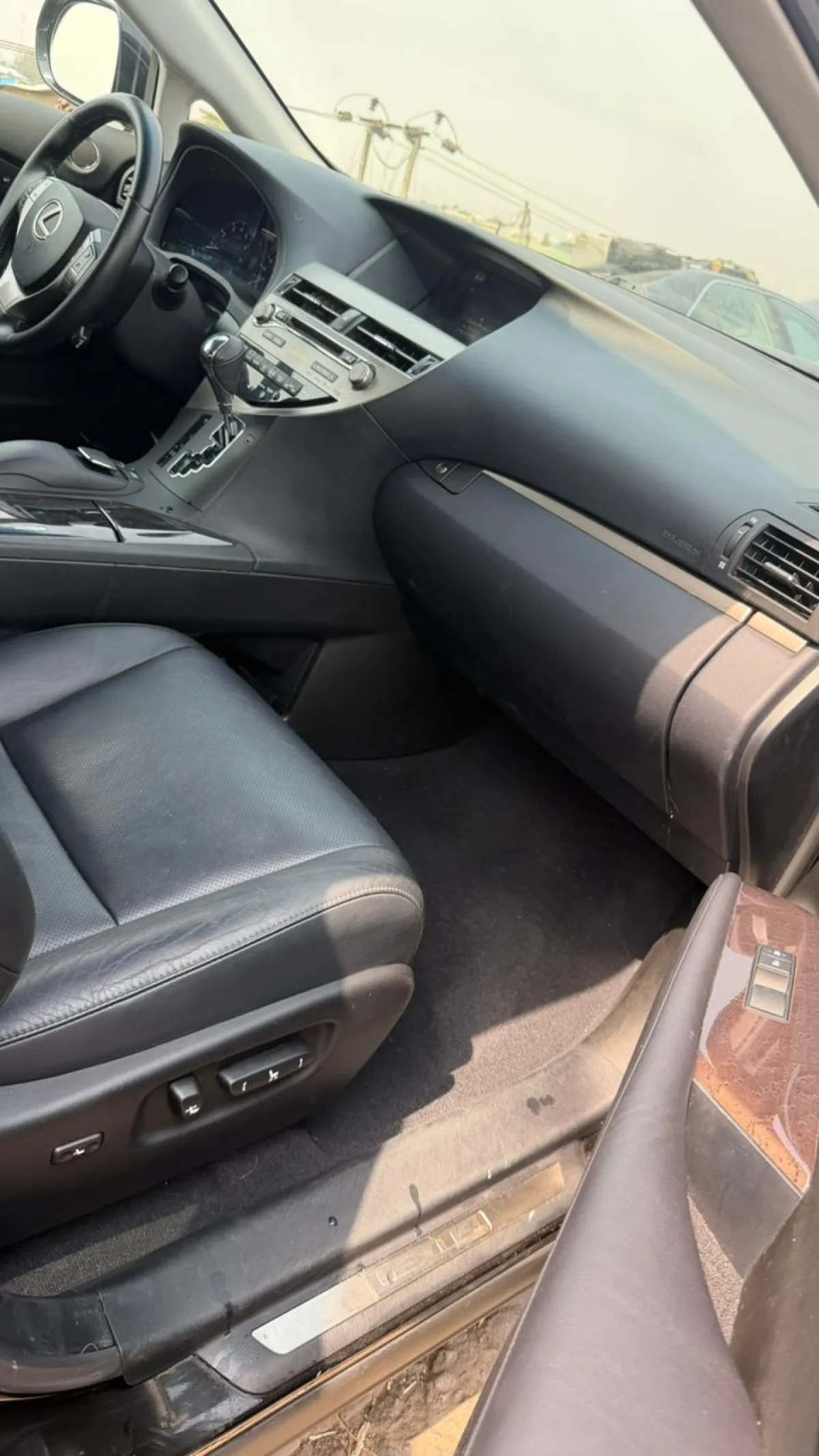 Foreign used Lexus RX350 2014 Full Option - Image 4