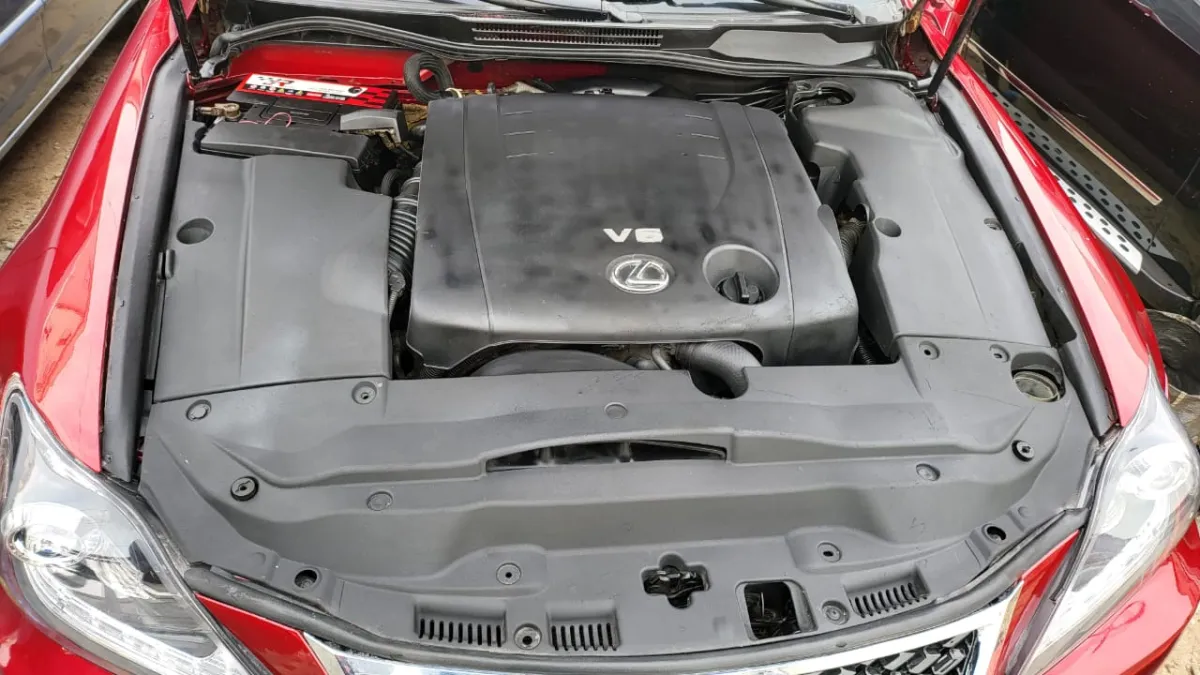 clean Lexus is 250 model - Image 6