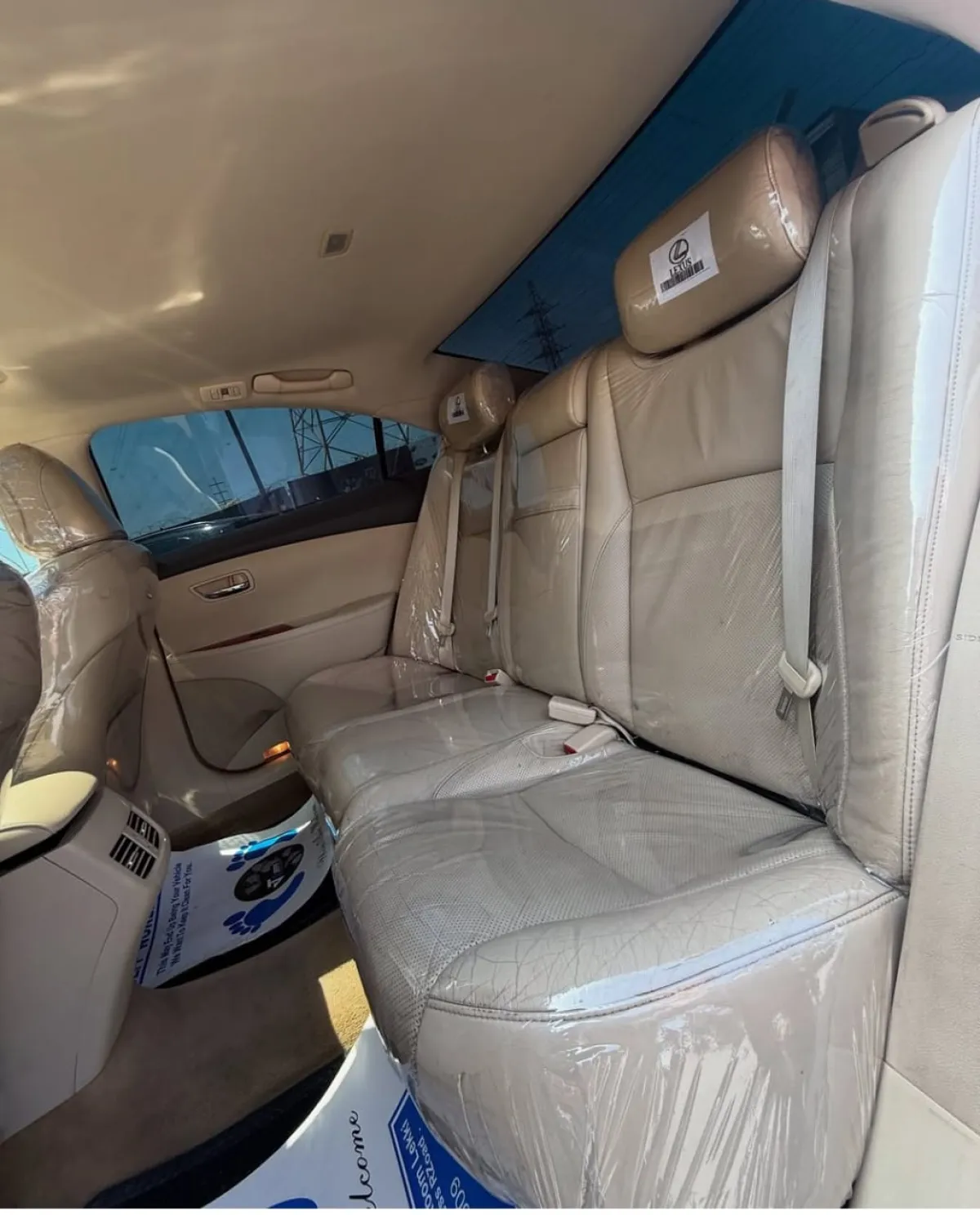 clean Lexus ES 350 model - Image 5