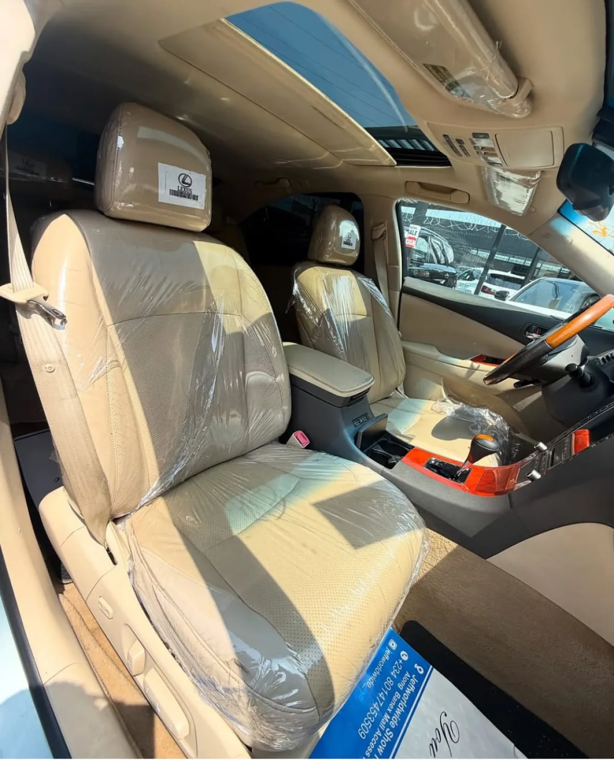 clean Lexus ES 350 model - Image 6