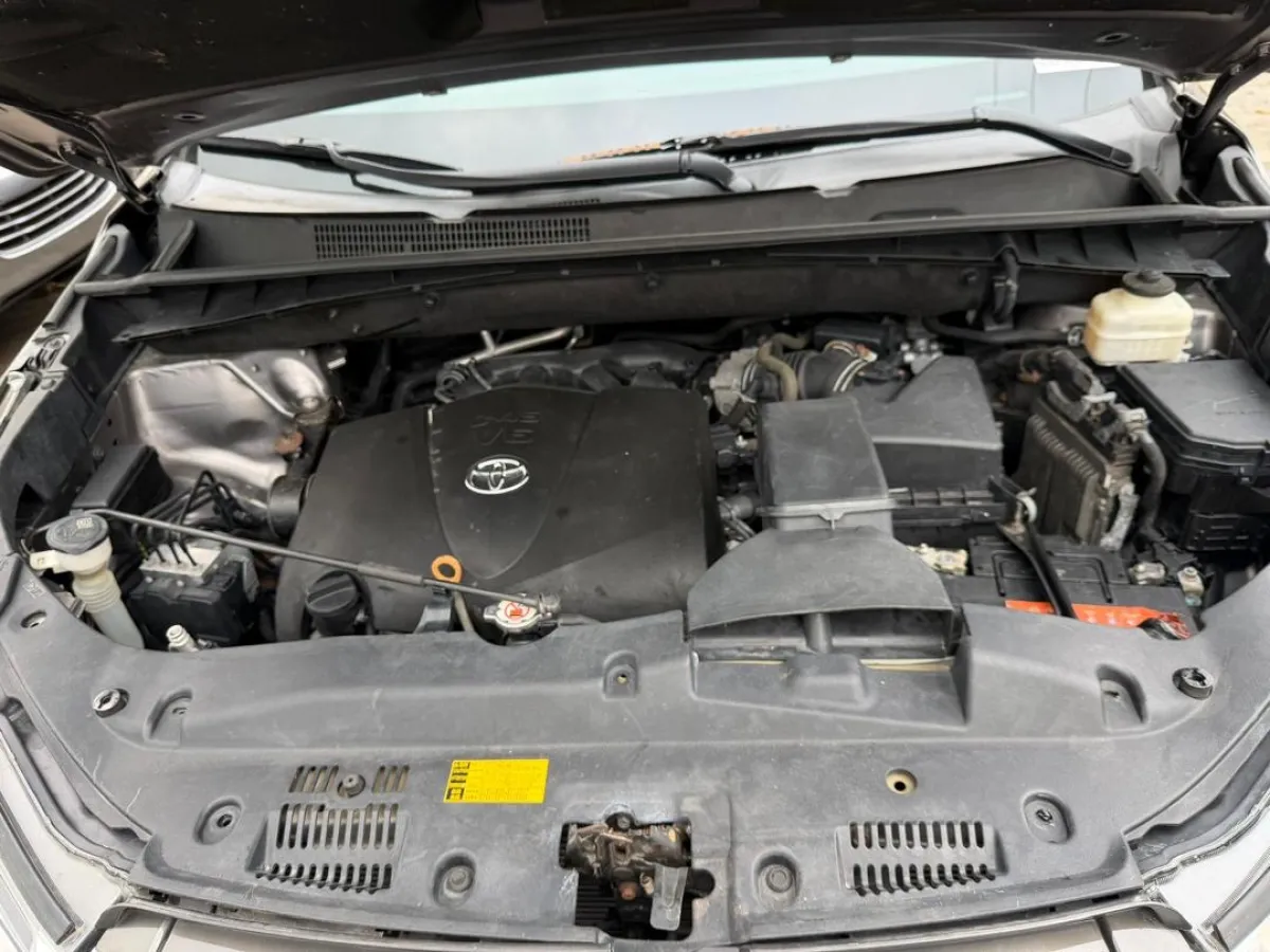 2018 Toyota Highlander XLE Distress Sales - Image 10