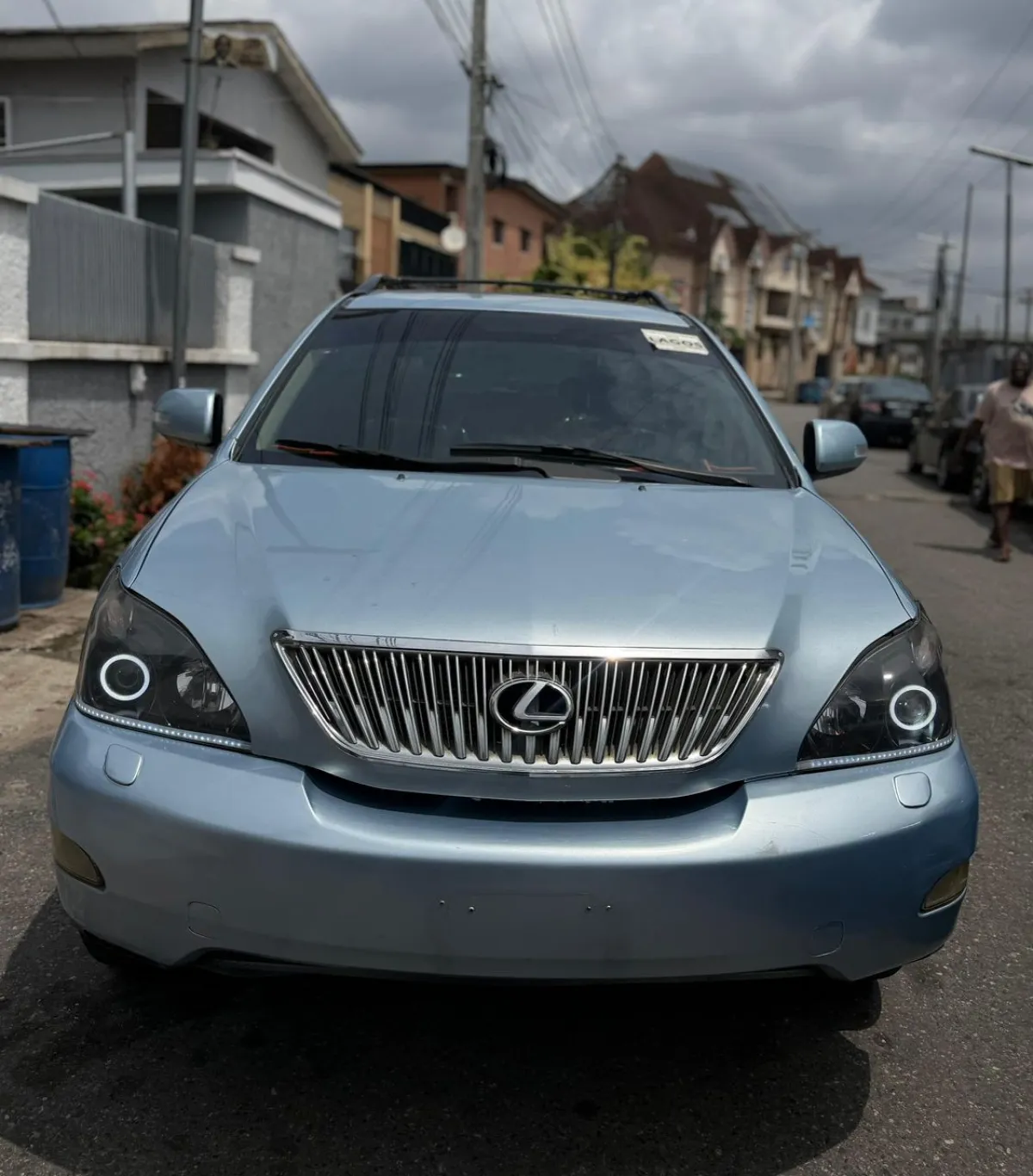 Clean Registered 2005 Lexus RX (Performance Edition) - Image 3