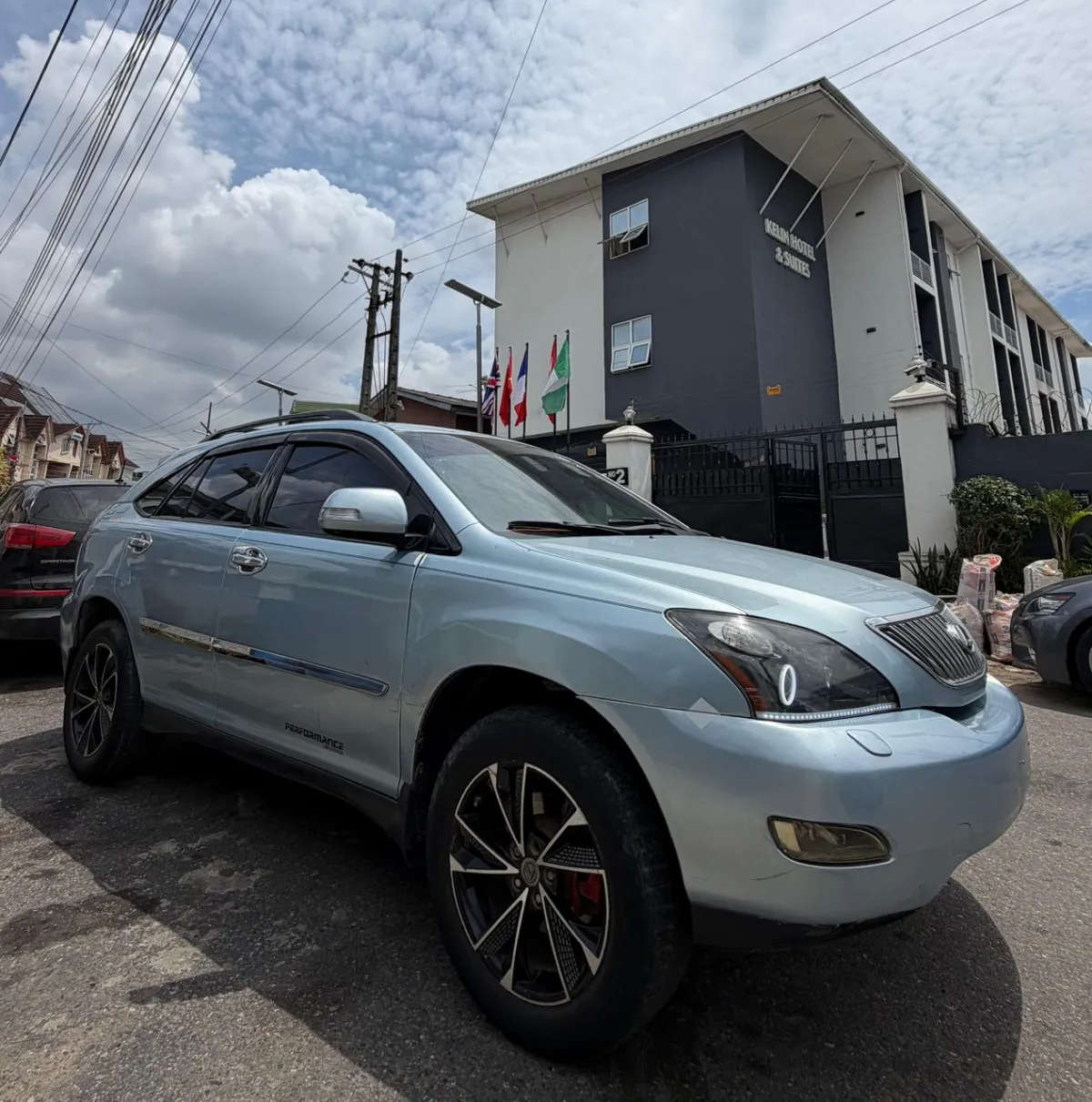 Clean Registered 2005 Lexus RX (Performance Edition) - Image 4