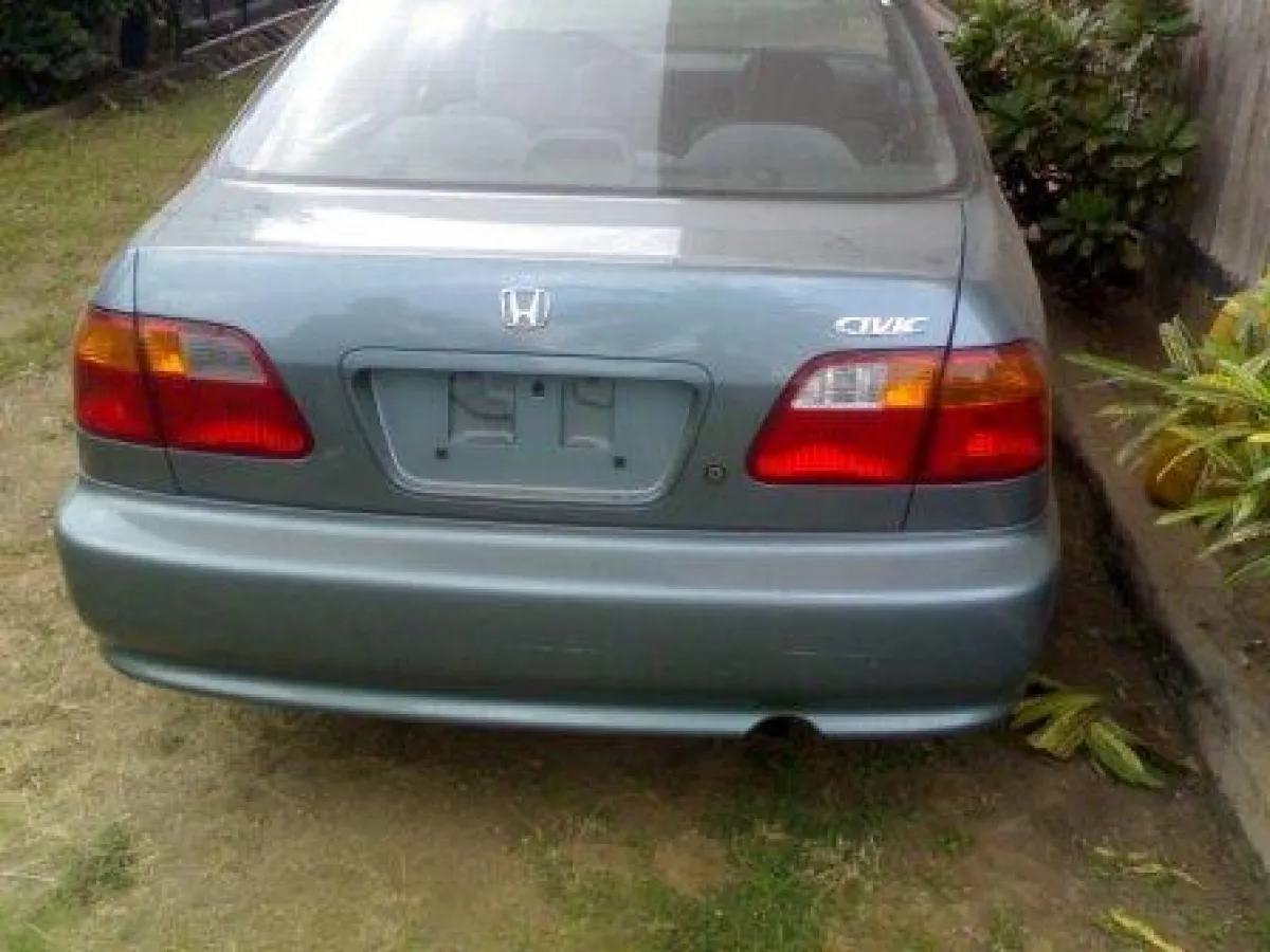 Super clean Honda civic - Image 1