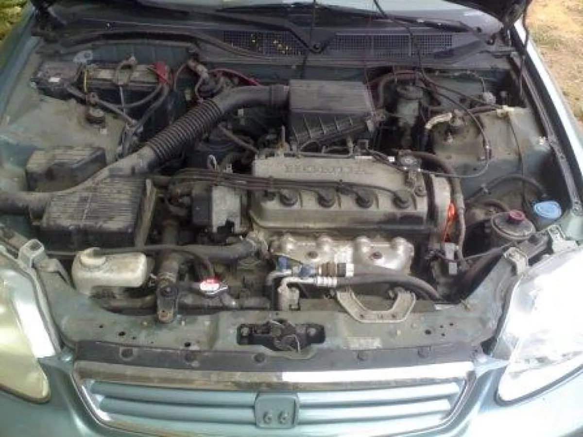 Super clean Honda civic - Image 6
