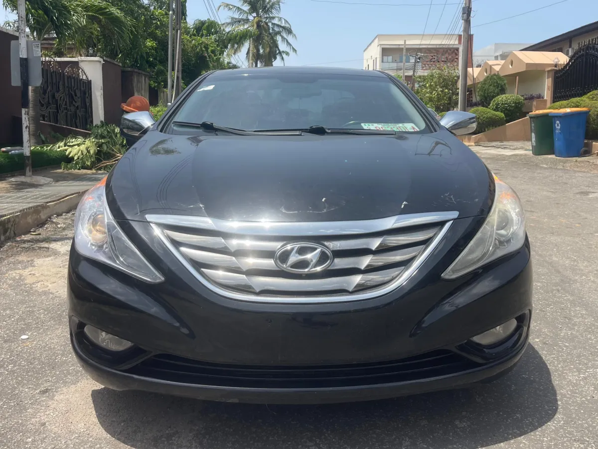 Foreign used 2013 Hyundai Sonata SE limited - Image 1