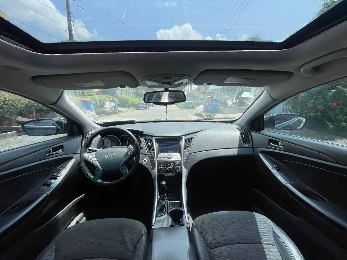 Foreign used 2013 Hyundai Sonata SE limited - Image 5