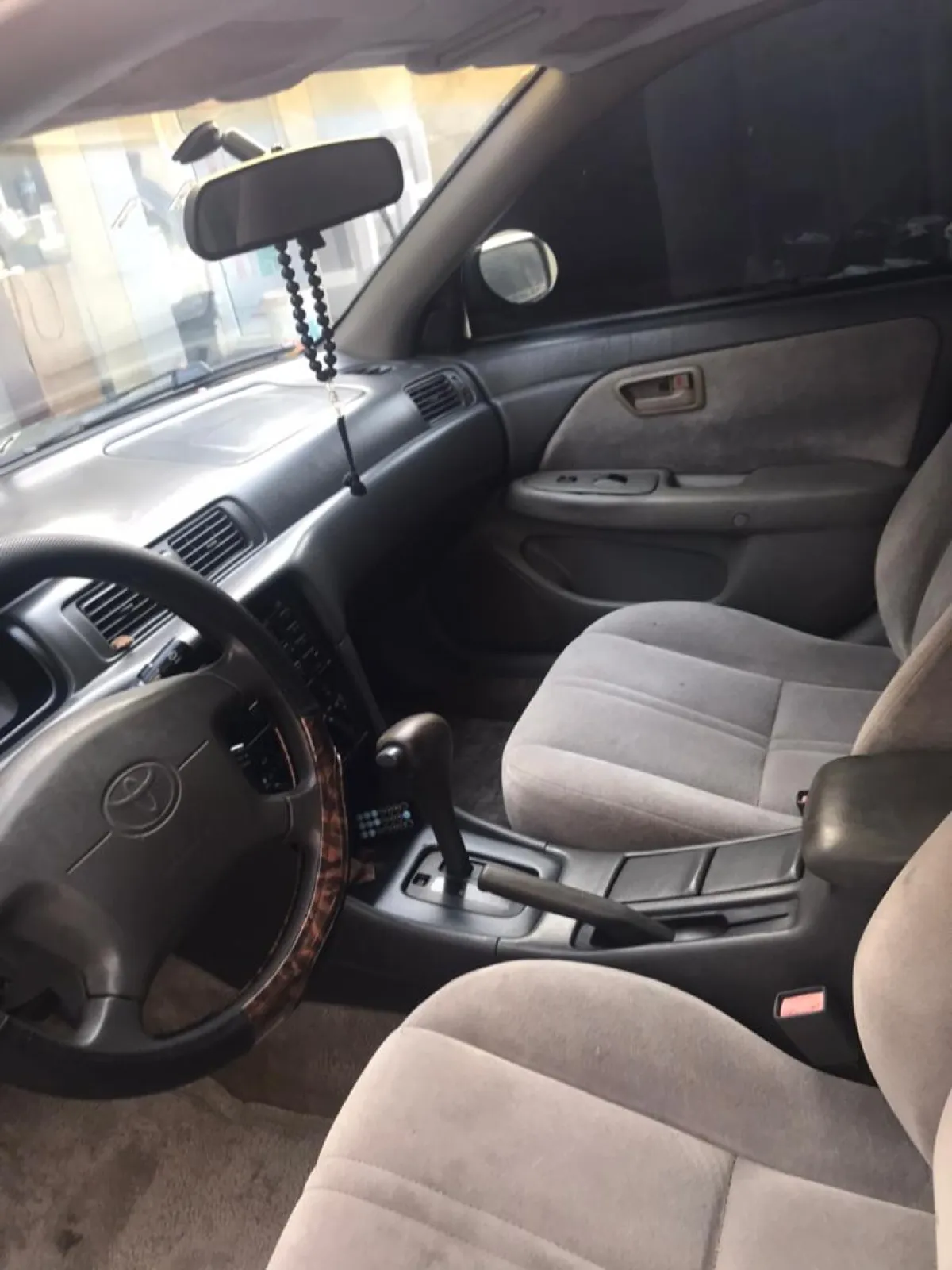 car - Image 2