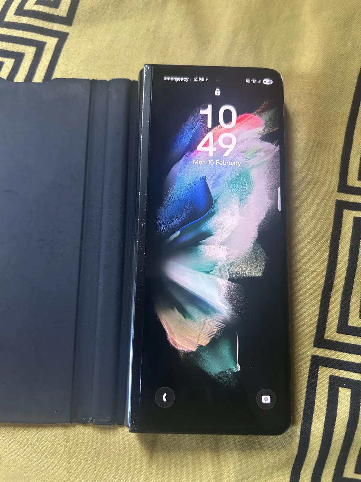 Samsung galaxy z fold 3 - Image 2