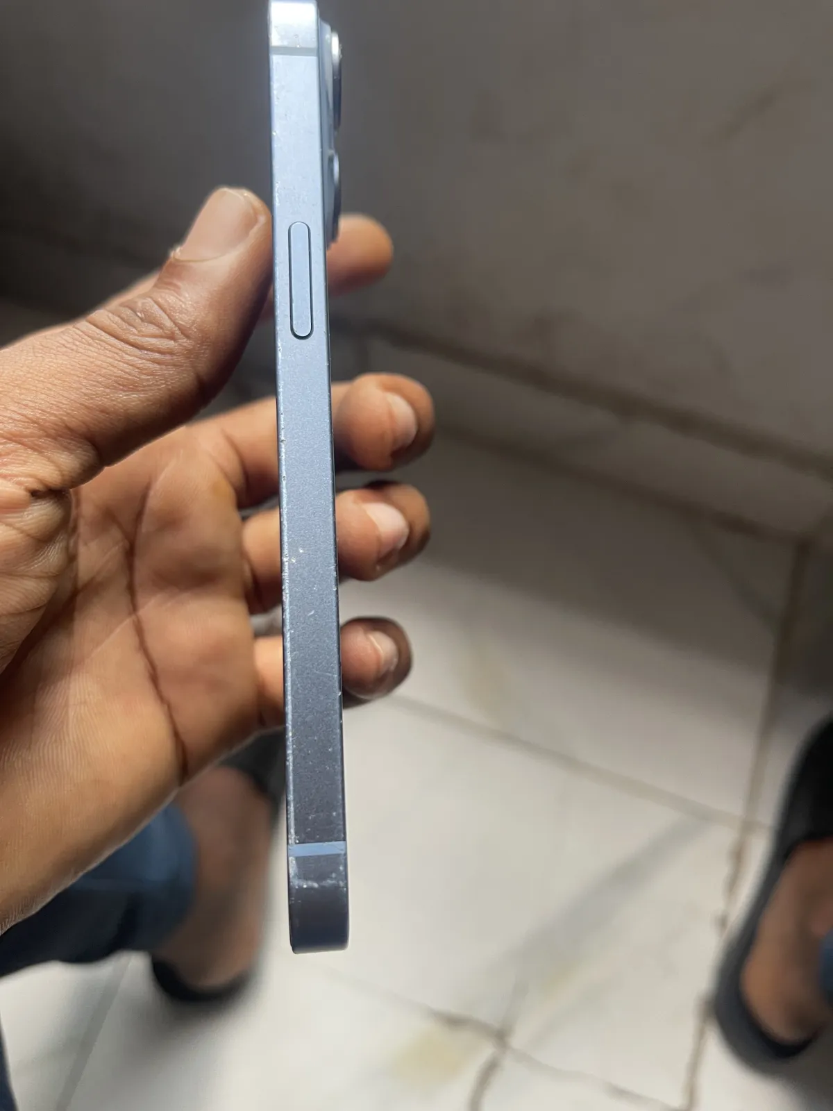 iPhone 14 - Image 1