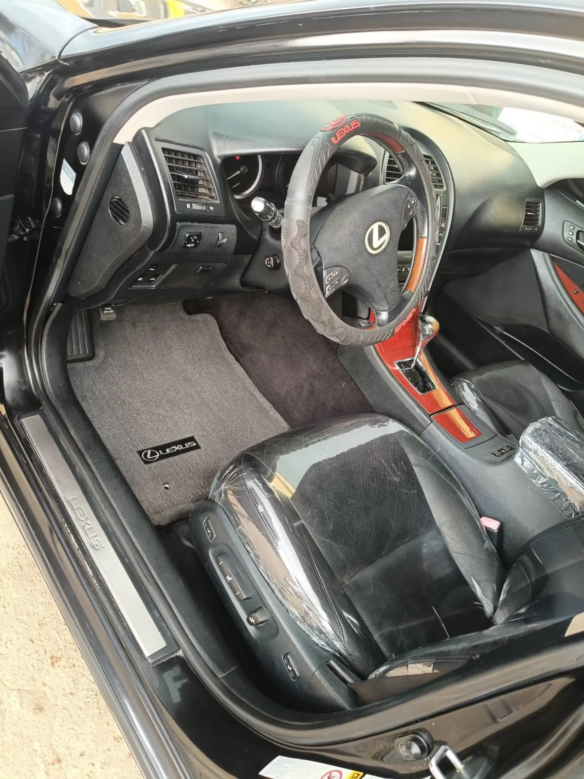 Foreign used Lexus ES350 - Image 4