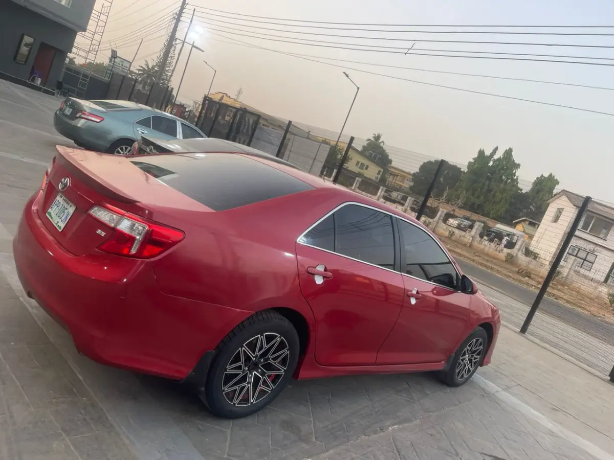 TOYOTA CAMRY 2014 - Image 4