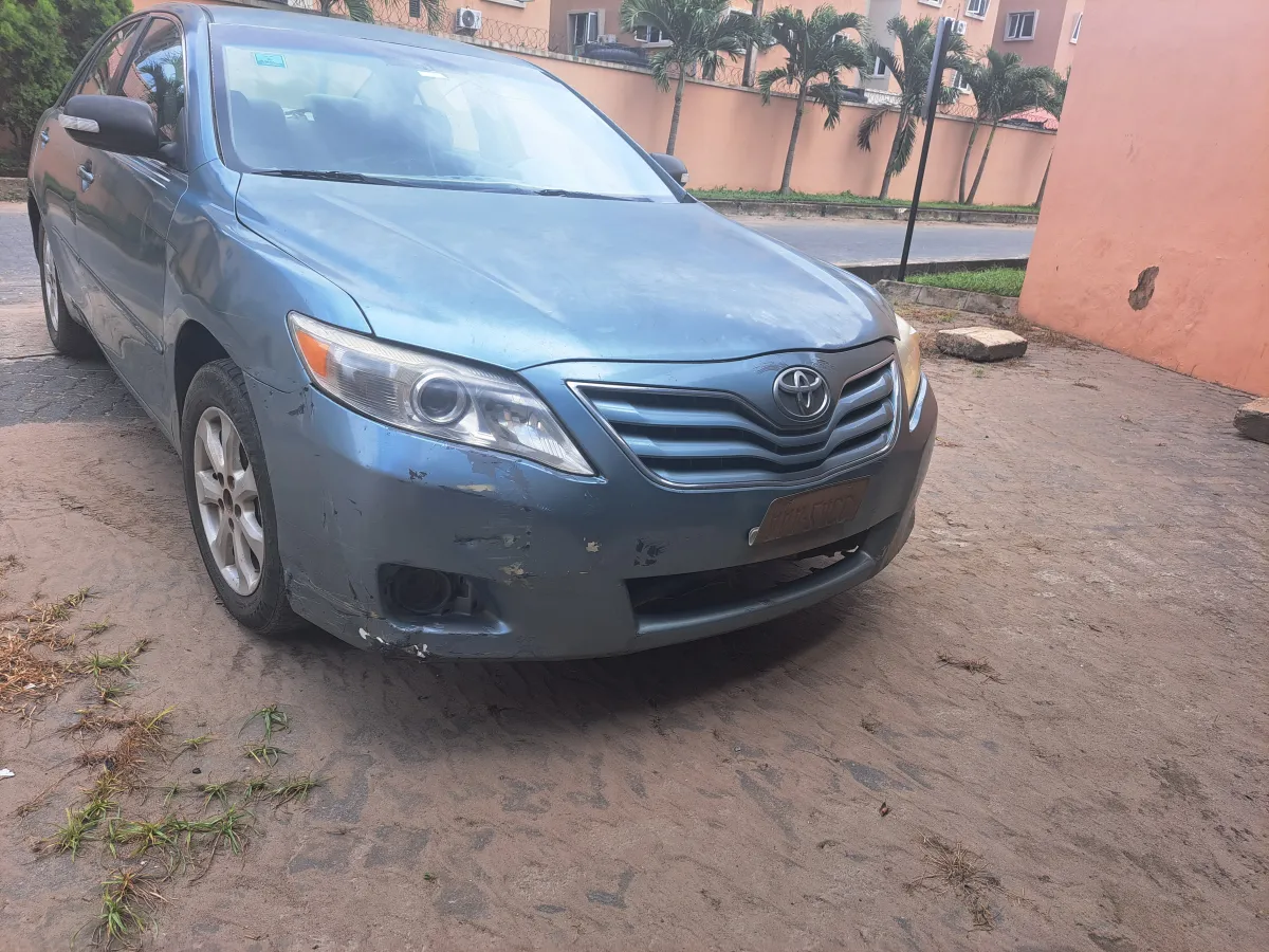 Toyota camry 2010 model v4 venzer en - Image 2