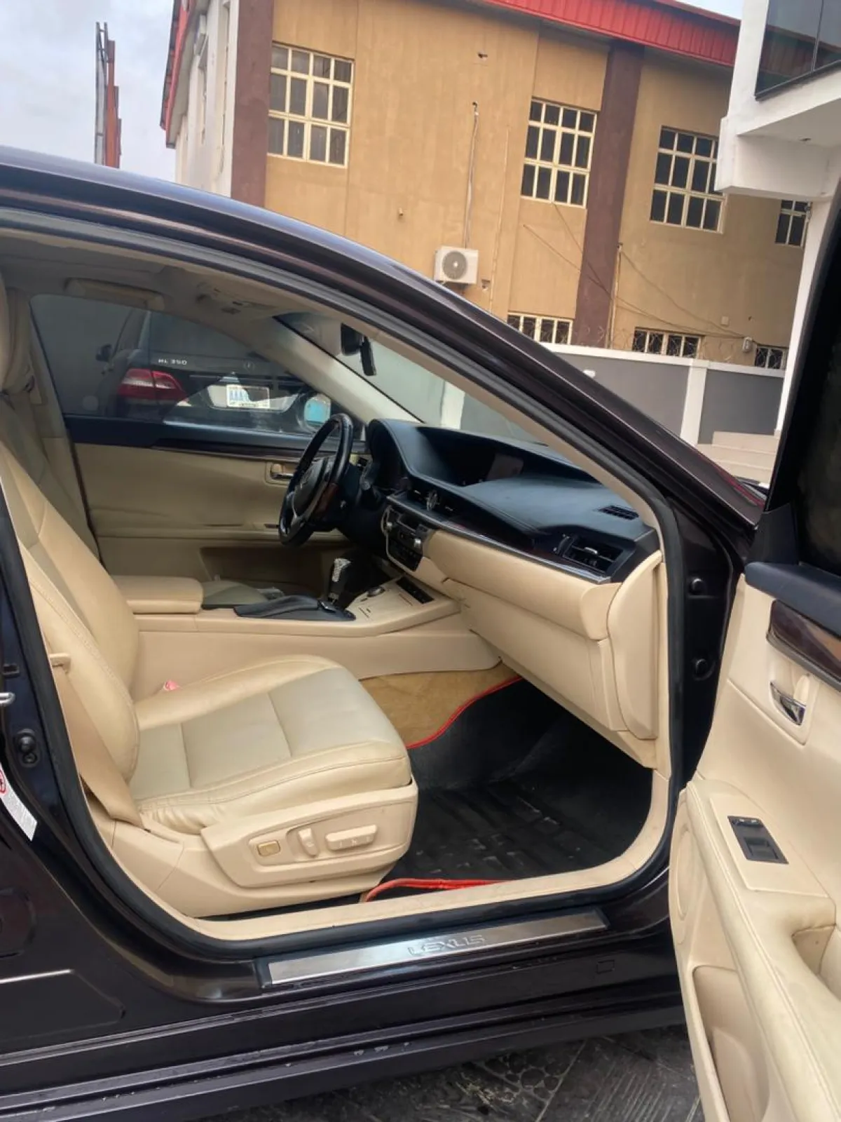 Registered Lexus ES350 2014 Full Option - Image 4