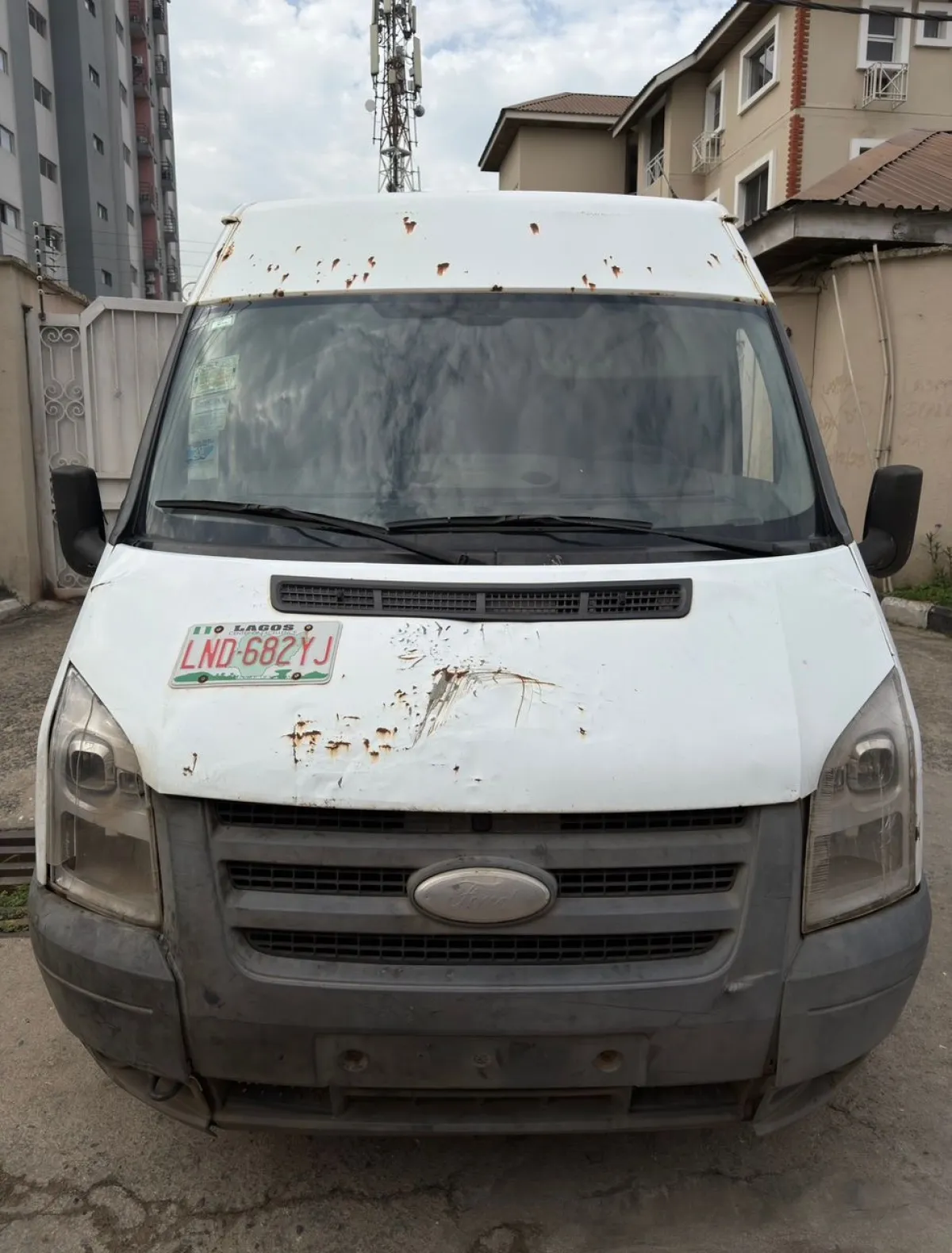 Ford Transit Bus - High roof - Image 2