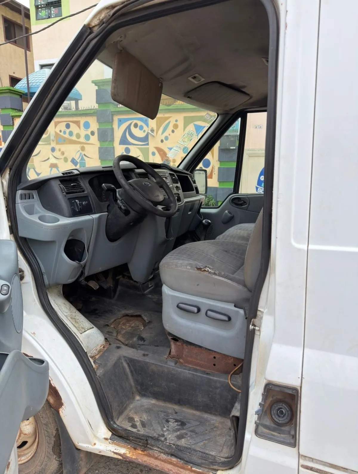 Ford Transit Bus - High roof - Image 5