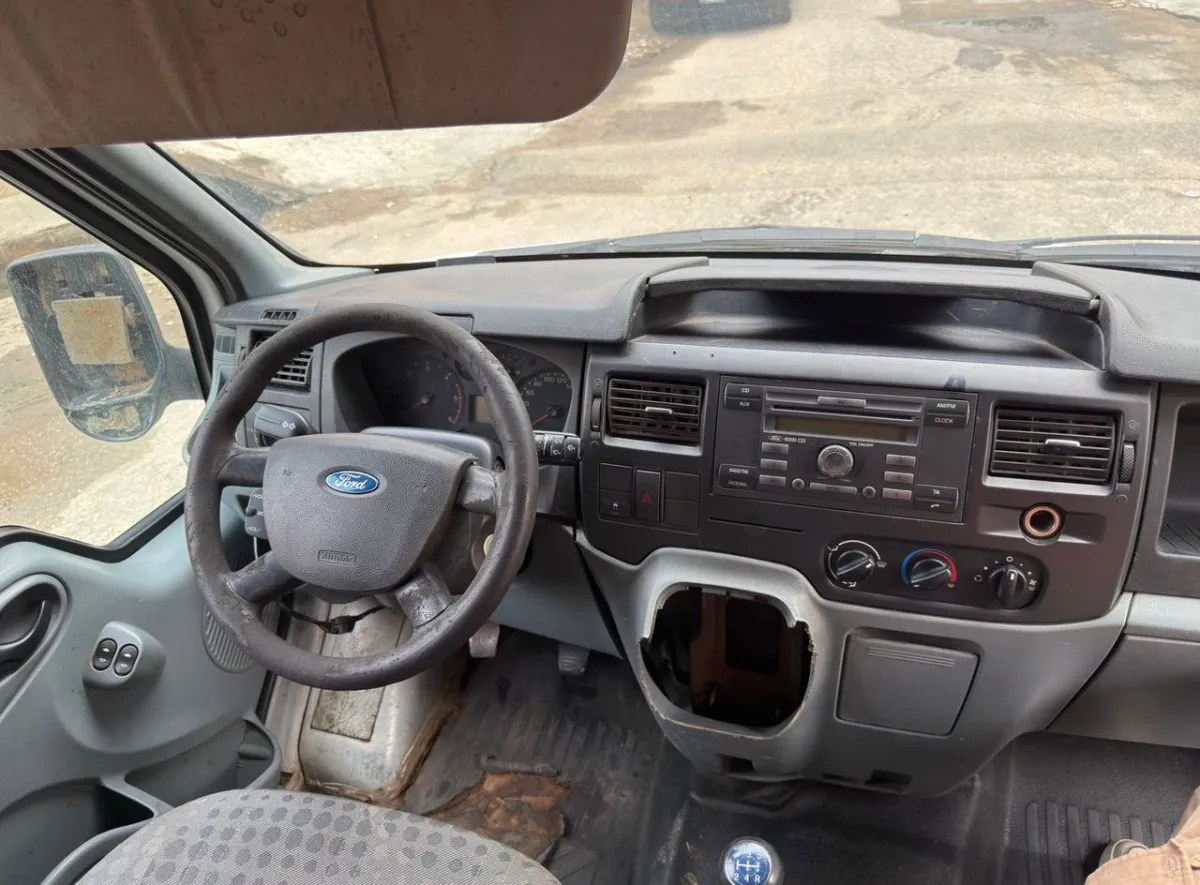 Ford Transit Bus - High roof - Image 6