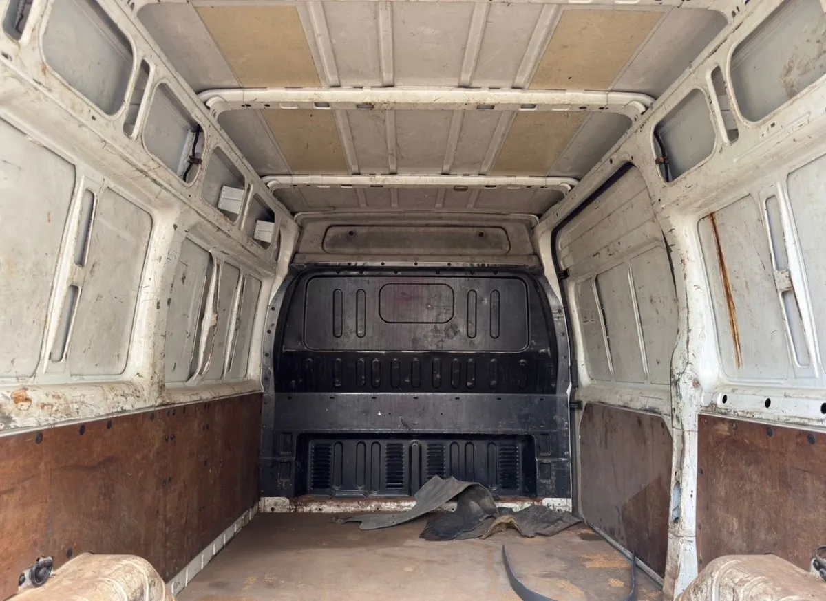 Ford Transit Bus - High roof - Image 10