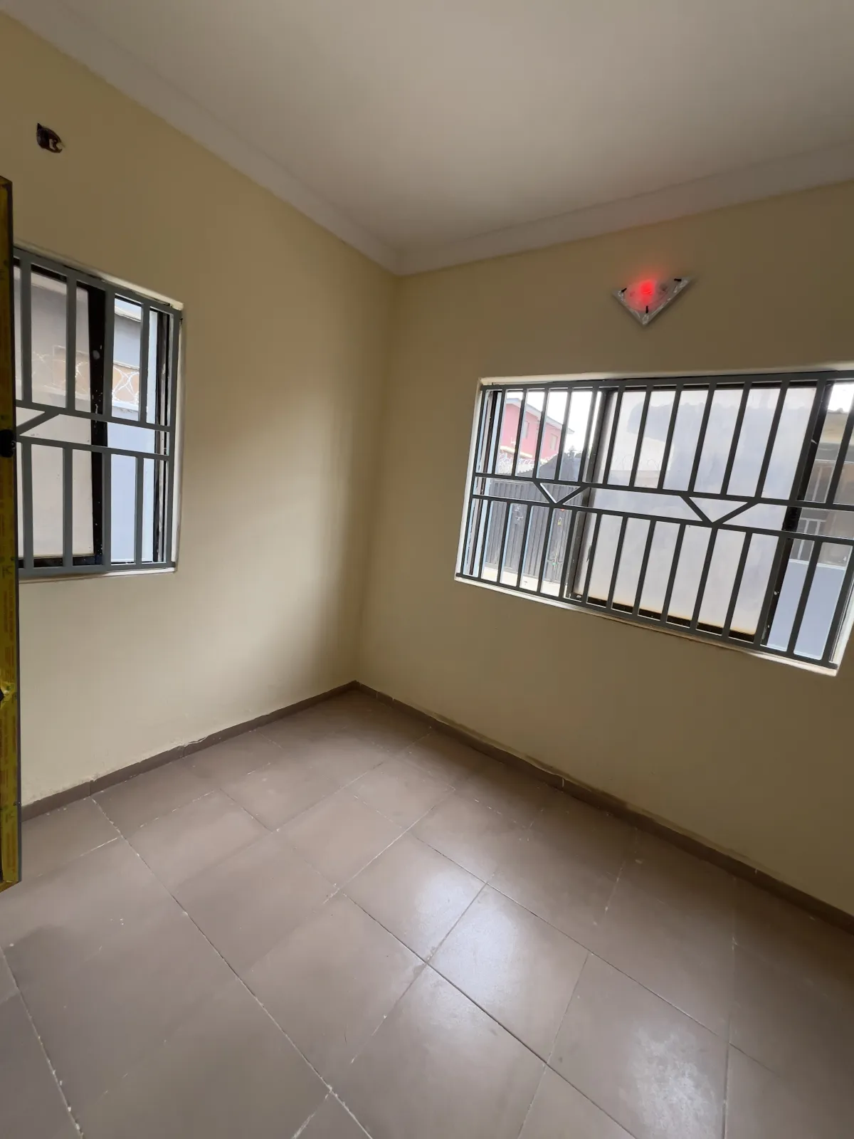 Neat 2 bedroom flat at egbeda - Image 5