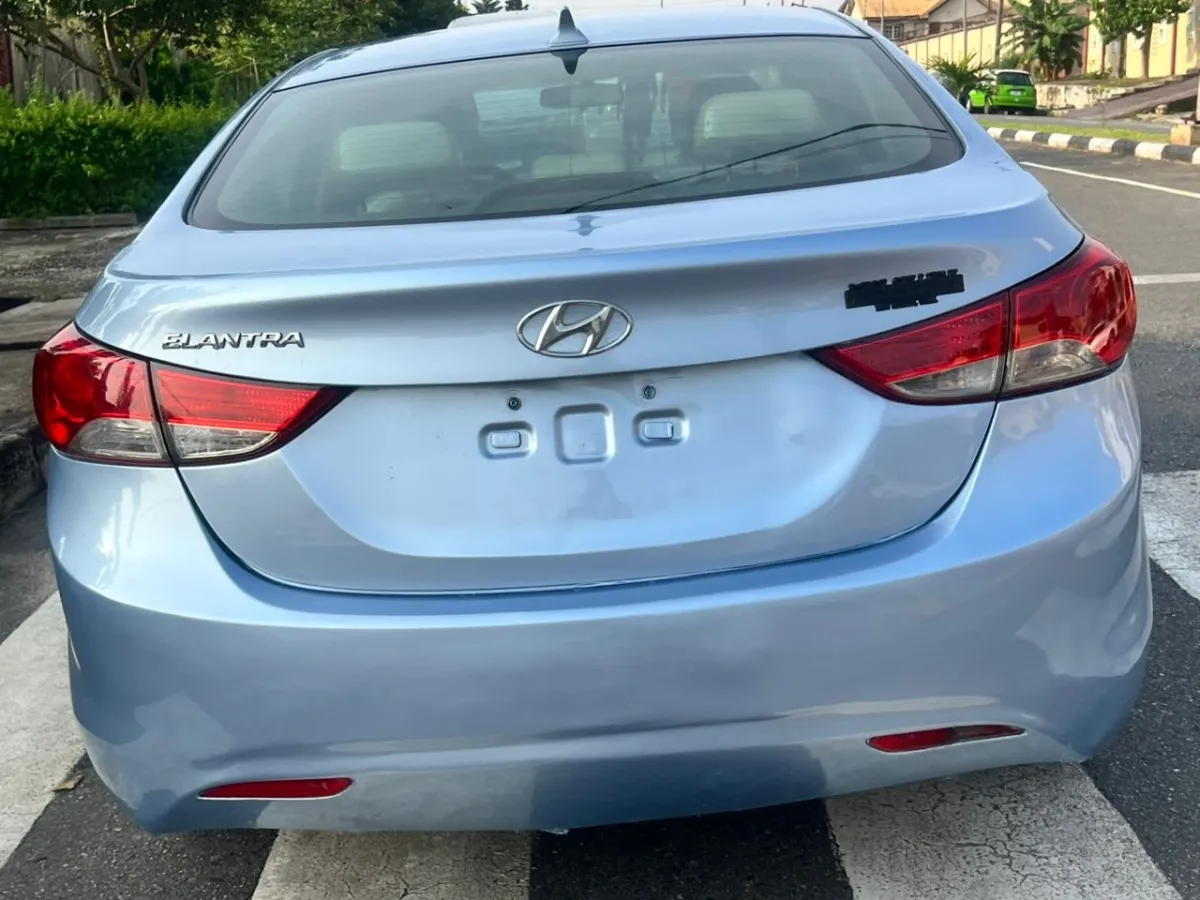 Toks standard 2012 Hyundai Elantra Tokunboh - Image 2