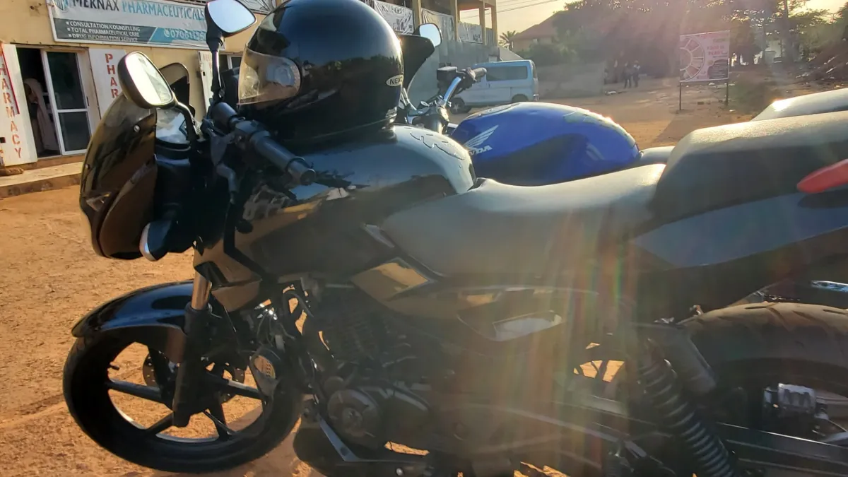 Bajaj plusar 220 cc - Image 3