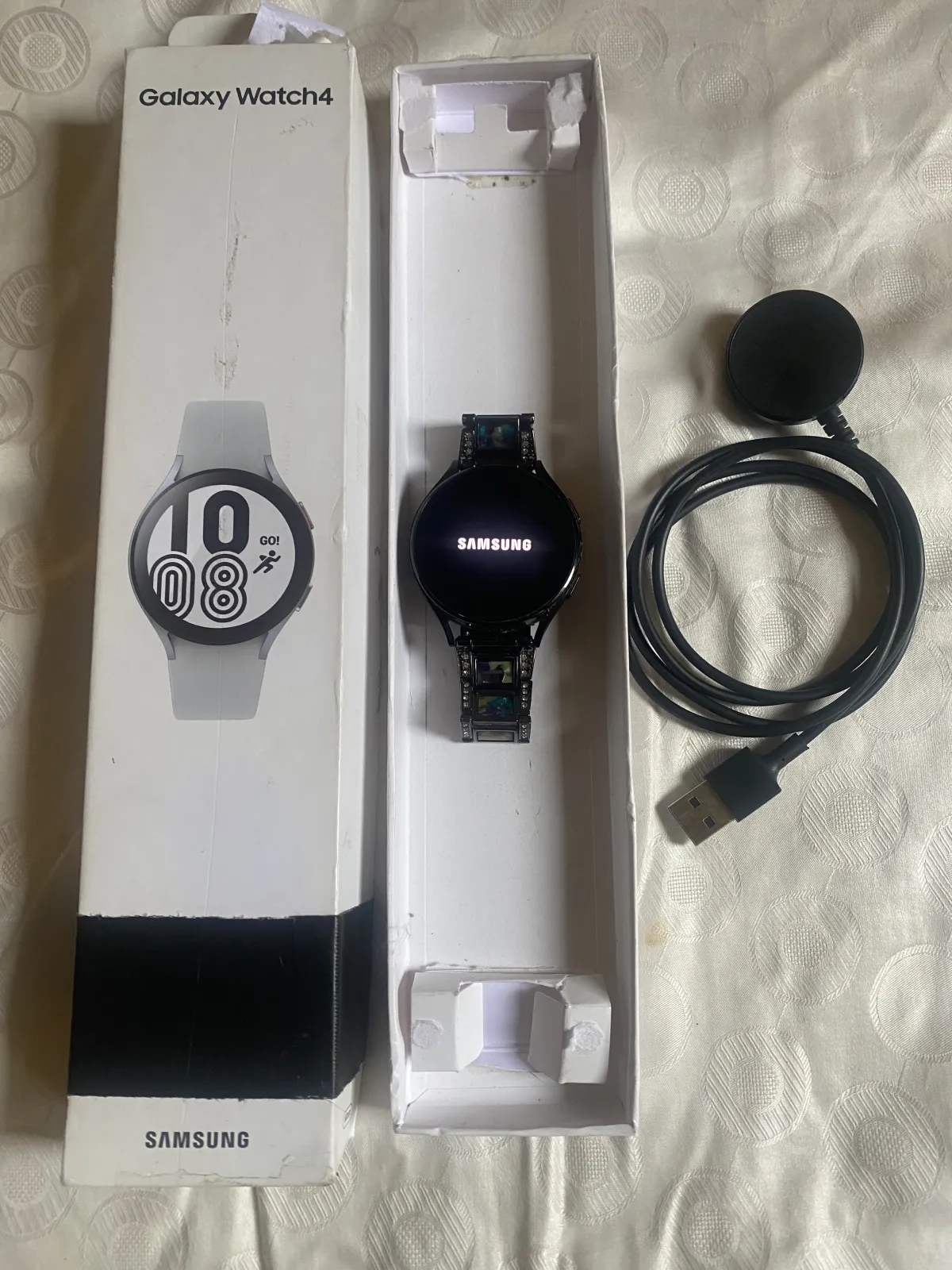 Samsung Galaxy Watch 4 LTE-GPS 44MM - Image 1