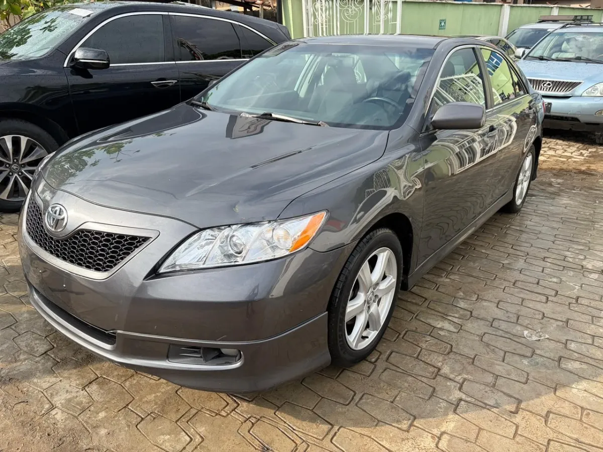 Toyota Camry SE 2008 - Image 1