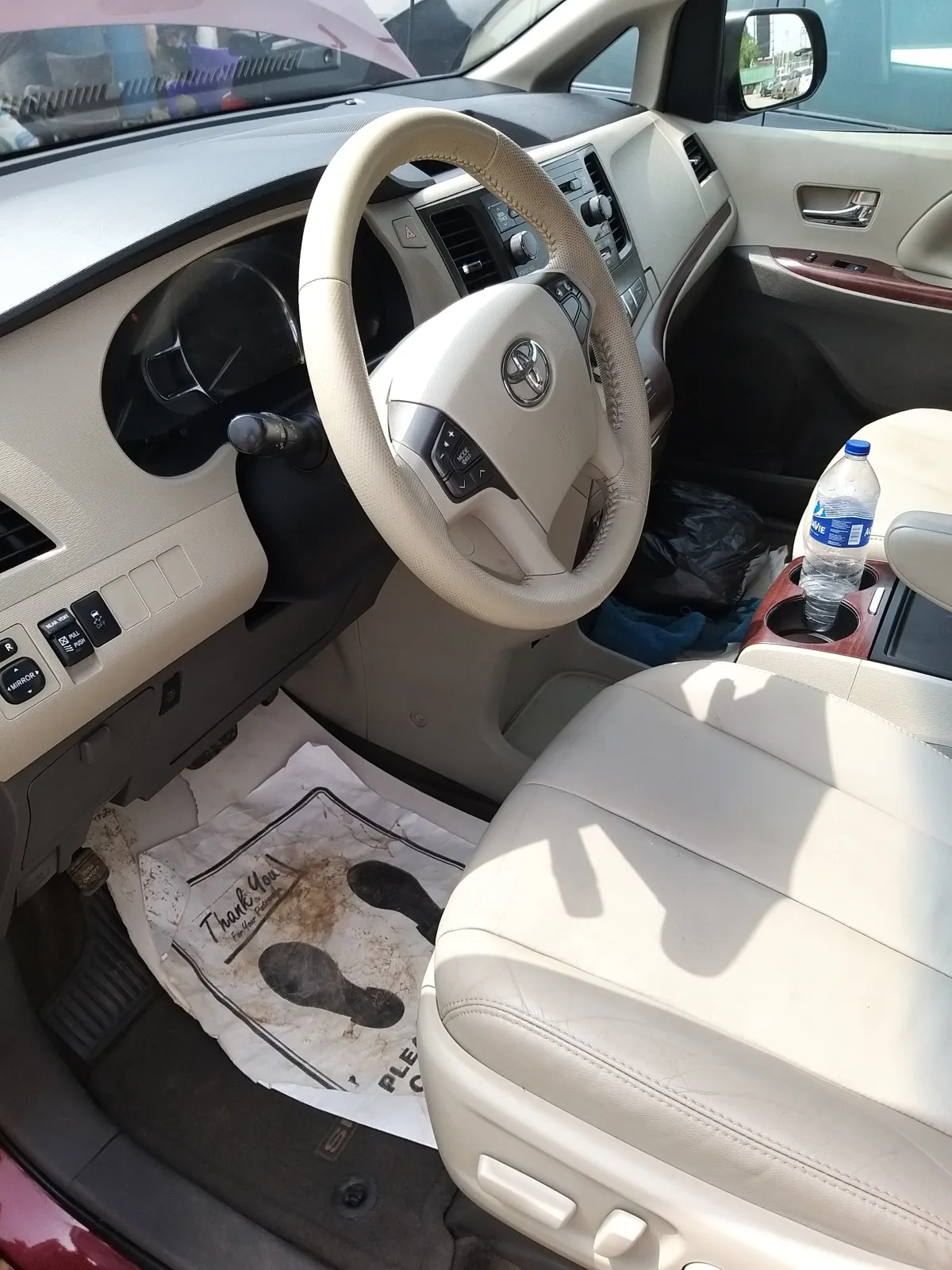 Toyota Sienna XLE 7 Passenger 2013 - Image 6
