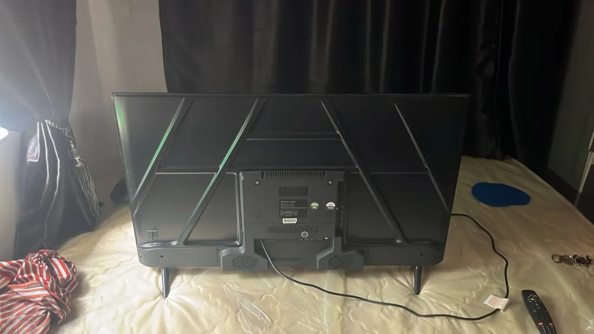 50 INCHES SMART LG TV - Image 1
