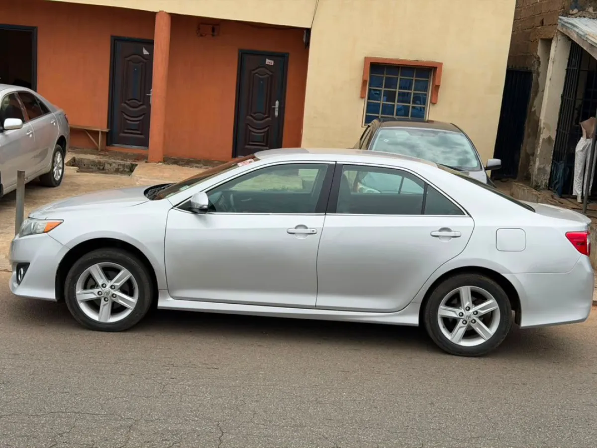Foreign Used Toyota Camry SE 2013 Sport - Image 6