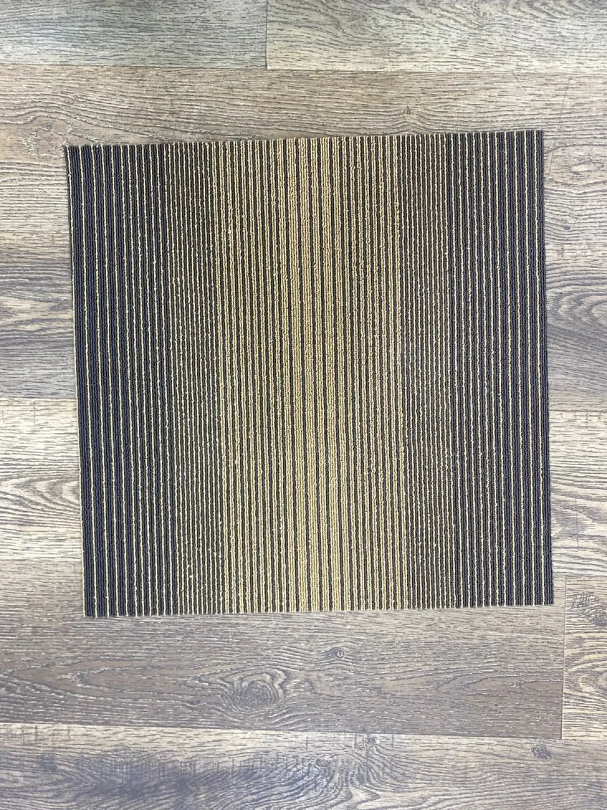 CARPET TILES - Image 1