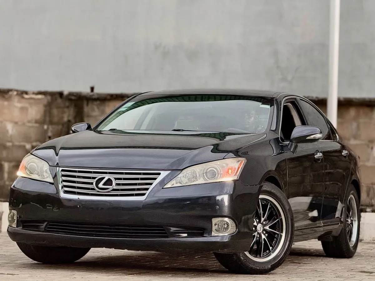 Pre- Owned Lexus ES350 2012 Full Option - Image 1