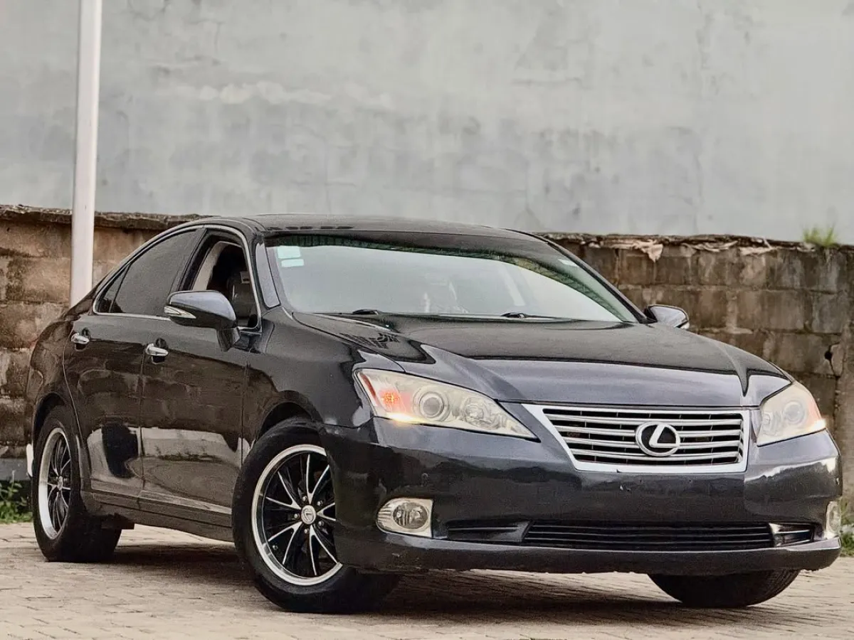 Pre- Owned Lexus ES350 2012 Full Option - Image 2