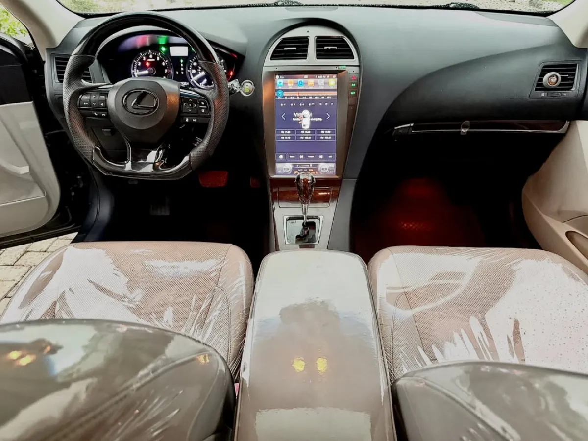 Pre- Owned Lexus ES350 2012 Full Option - Image 6