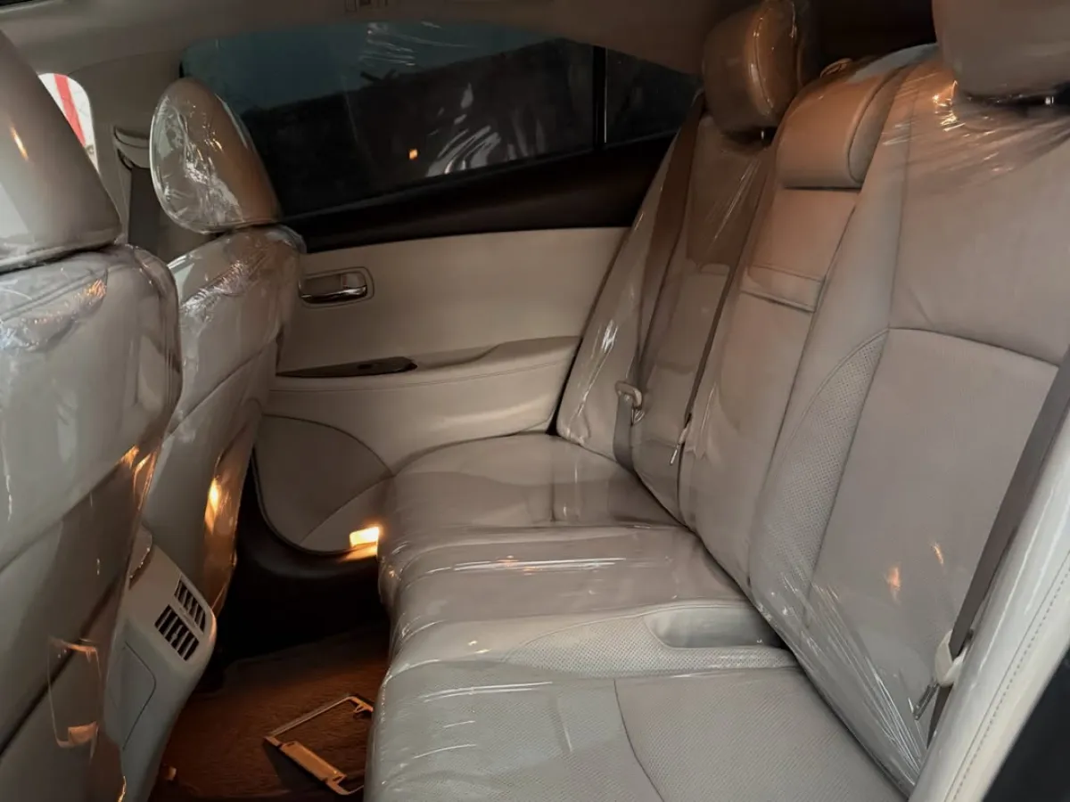 Pre- Owned Lexus ES350 2012 Full Option - Image 7